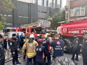 İSTANBUL (AA) – Şişli'de 13 katlı binada çıkan yangına itfaiye