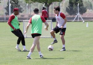 SİVAS (AA) – EMS Yapı Sivasspor Teknik Direktörü Bülent Uygun,