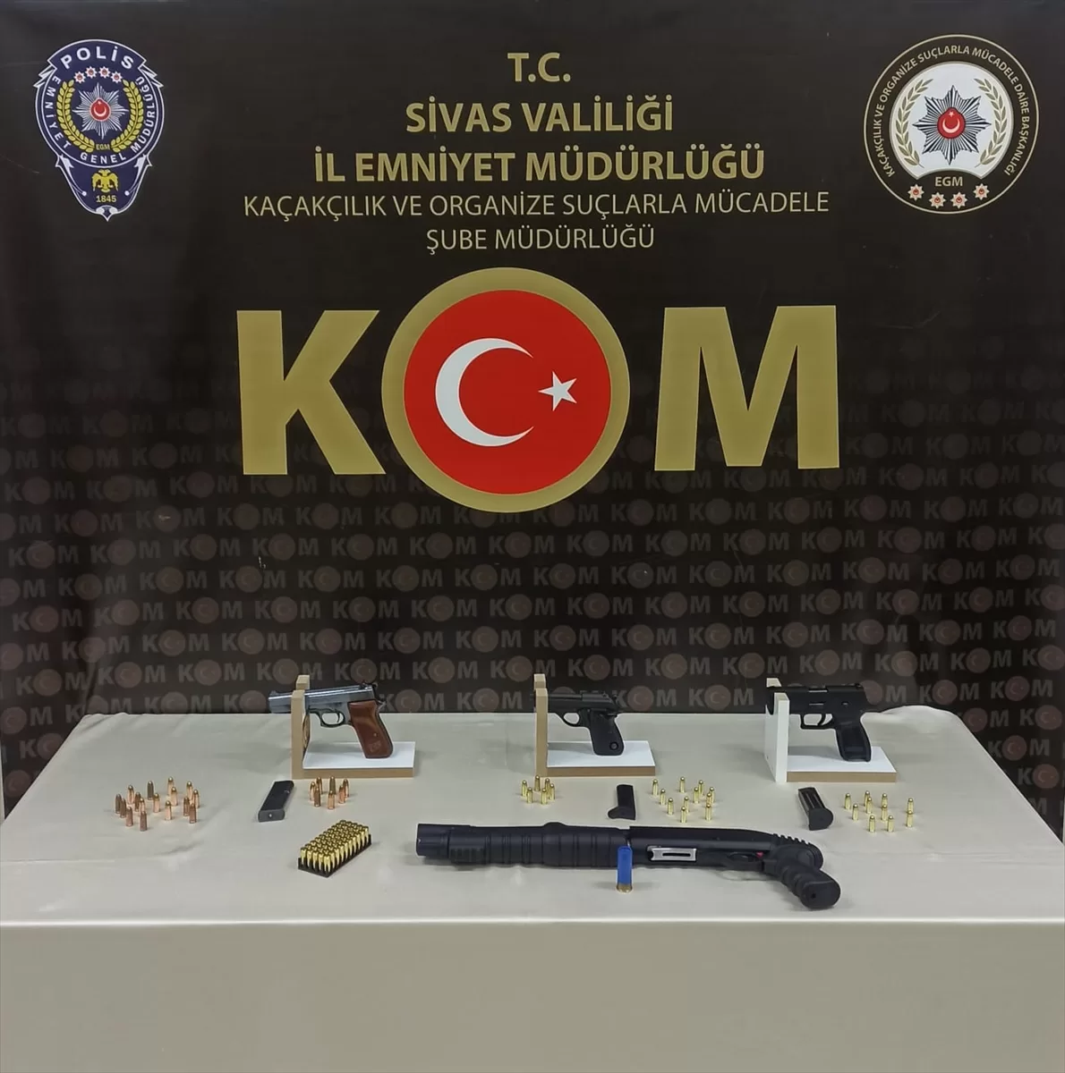 Sivas'ta silah kaçakçılığı operasyonunda 3 şüpheli gözaltına alındı