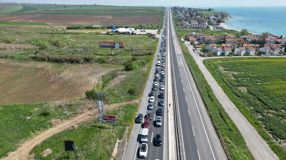 Tekirdağ-İstanbul kara yolunda trafik yoğunluğu yaşanıyor