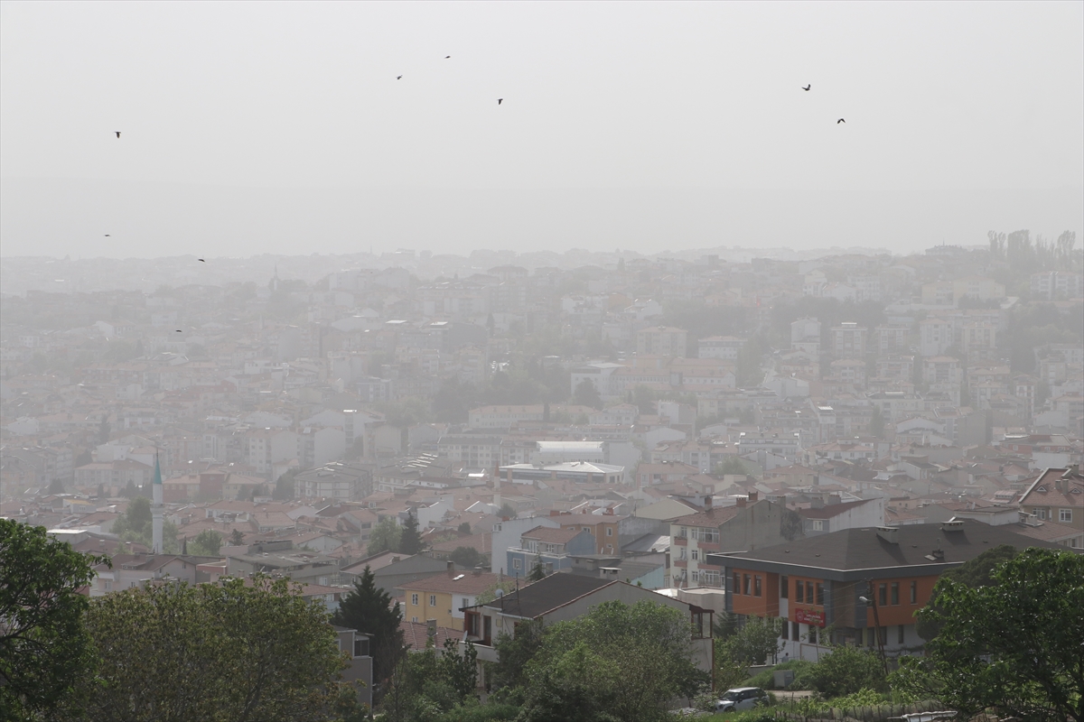 Tekirdağ'da toz taşınımı etkili oluyor