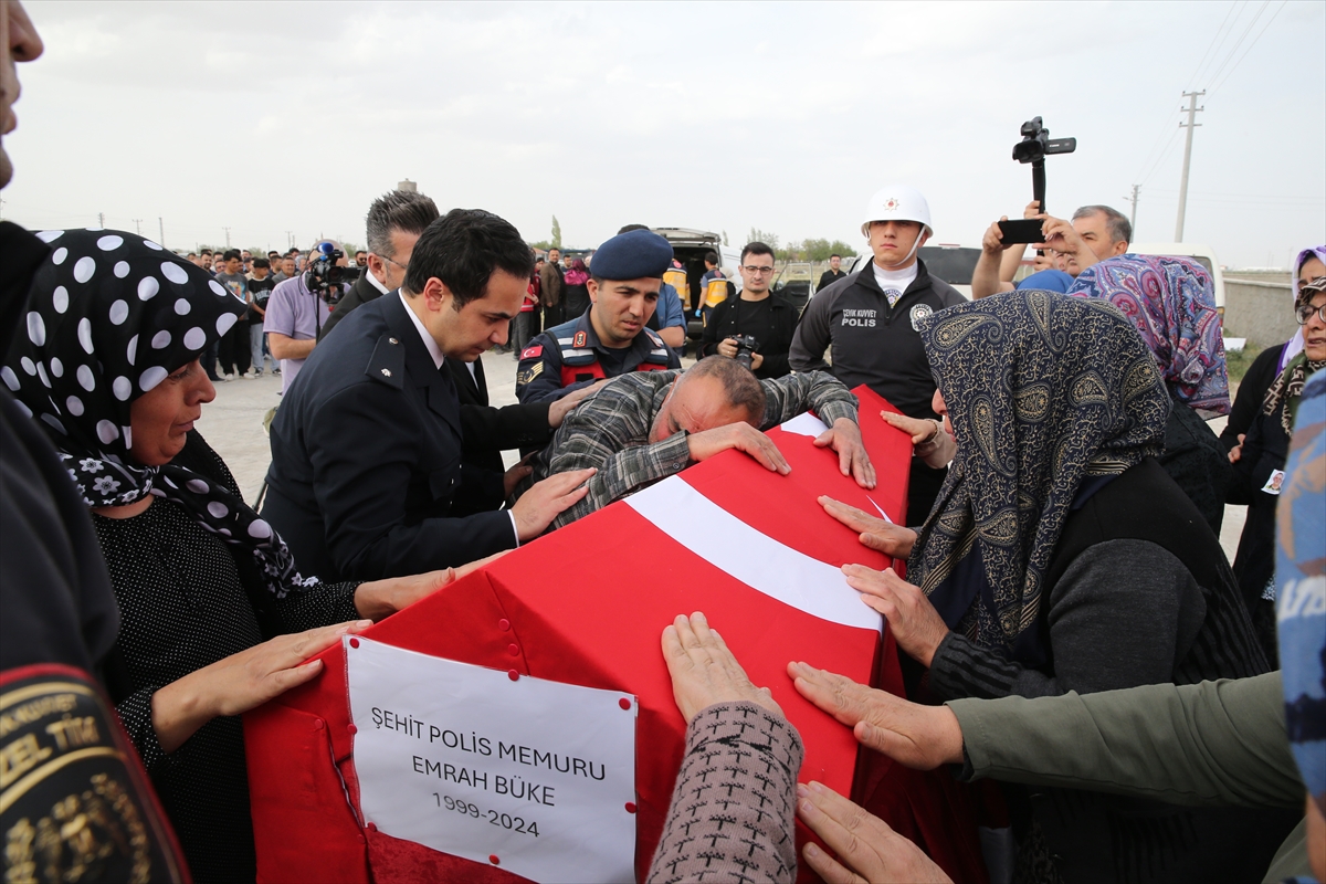 Trafik kazasında şehit olan polis memuru Emrah Büke Konya'da toprağa verildi