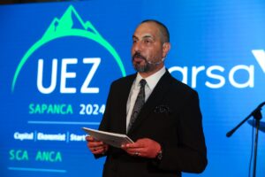 SAKARYA (AA) – Uludağ Ekonomi Zirvesi'nin (UEZ) açılış kokteyli iş