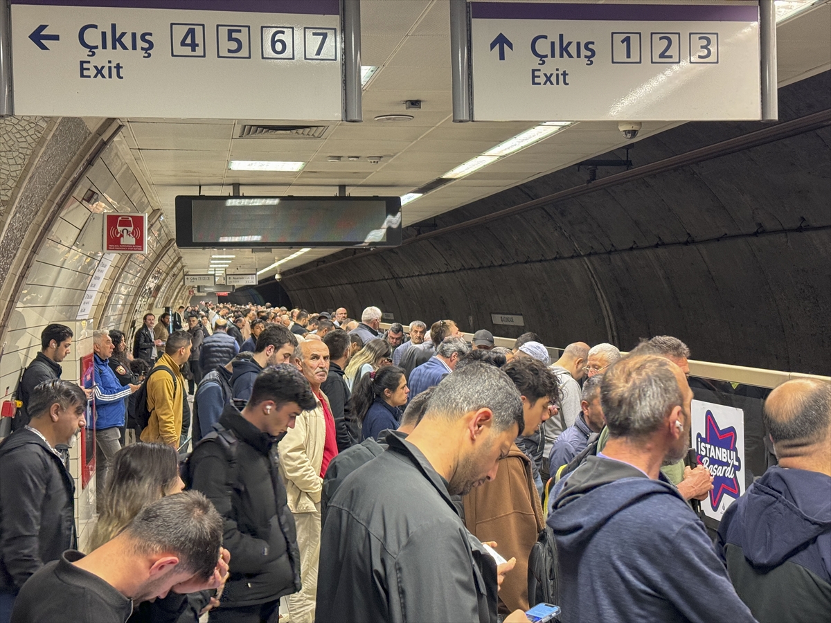 Üsküdar-Samandıra Metro Hattı'ndaki arıza 27 saattir giderilemedi