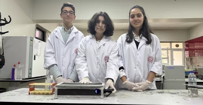 Zonguldak'ta lise öğrencileri balık kılçığından sudaki cıva iyonlarını tespit eden kit geliştirdi