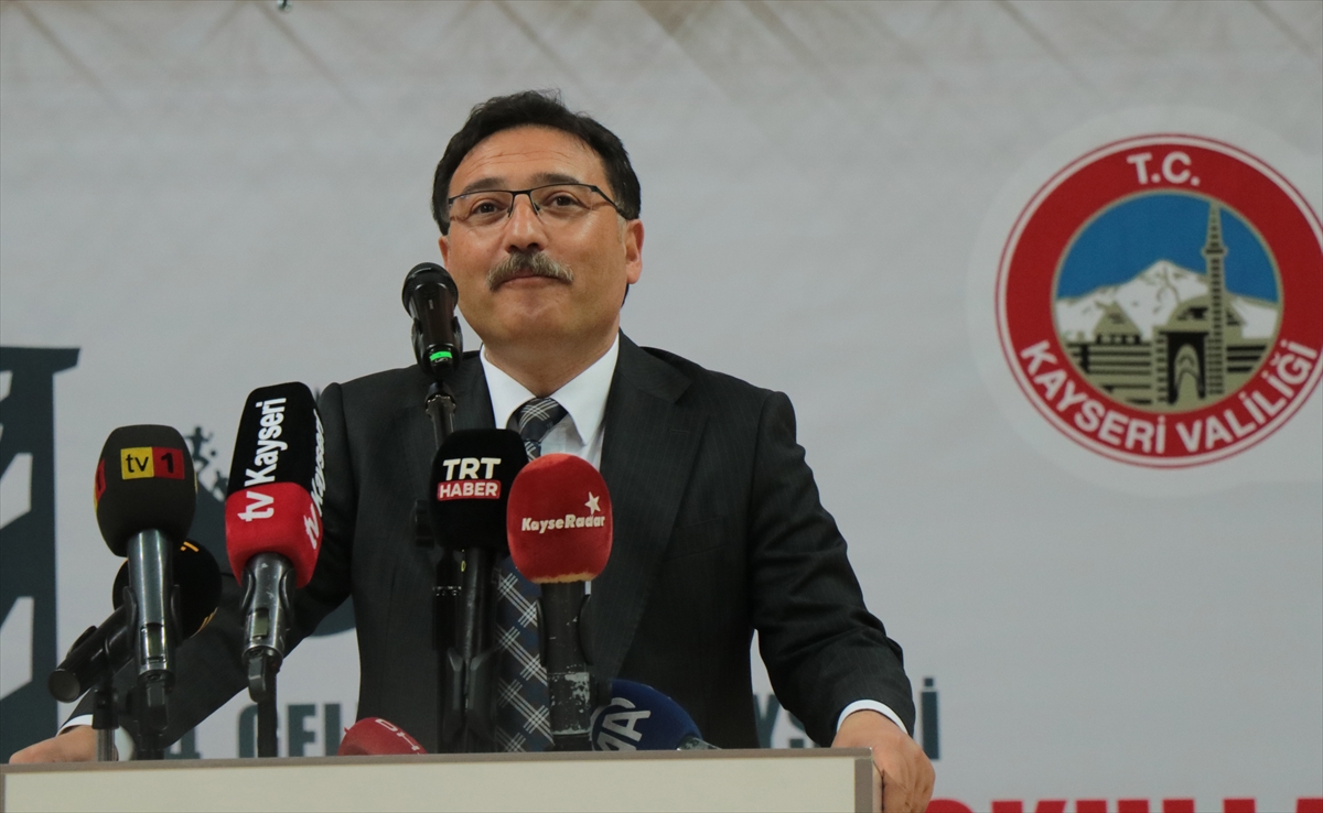 4. Geleneksel Kayseri İmam Hatip Okulları Spor Oyunları'nın kapanış töreni düzenlendi