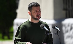 KİEV (AA) – Ukrayna Devlet Başkanı Volodimir Zelenskiy, doğu cephesinde