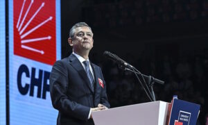 ANKARA (AA) – CHP Genel Başkanı Özgür Özel, Anneler Günü