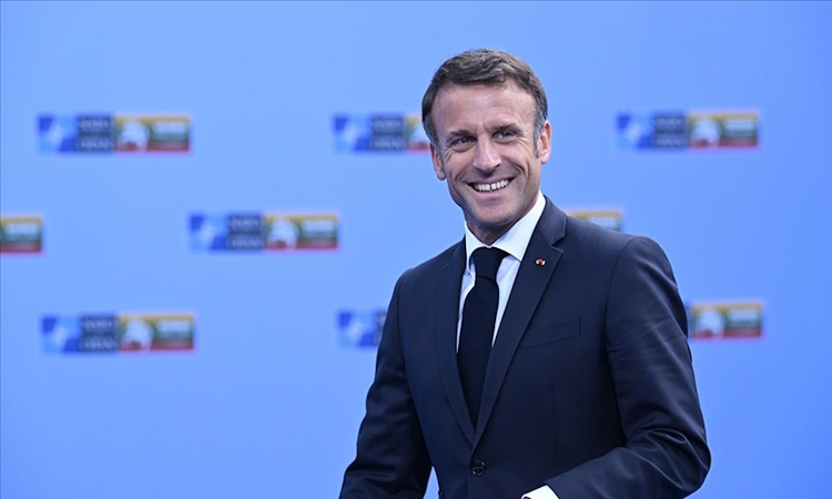 Macron ve Zelenskiy telefonda Ukrayna’daki durumu görüştü