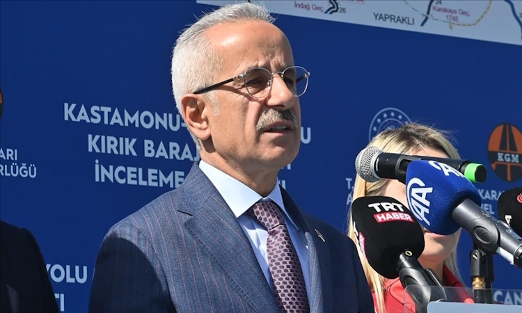 Ulaştırma ve Altyapı Bakanı Uraloğlu’ndan otoyol ve köprü geçiş ücreti açıklaması