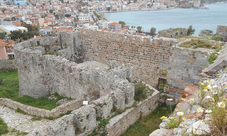 Yunanistan ikili mutabakata rağmen Midilli Adası’ndaki tarihi camileri restore etmiyor