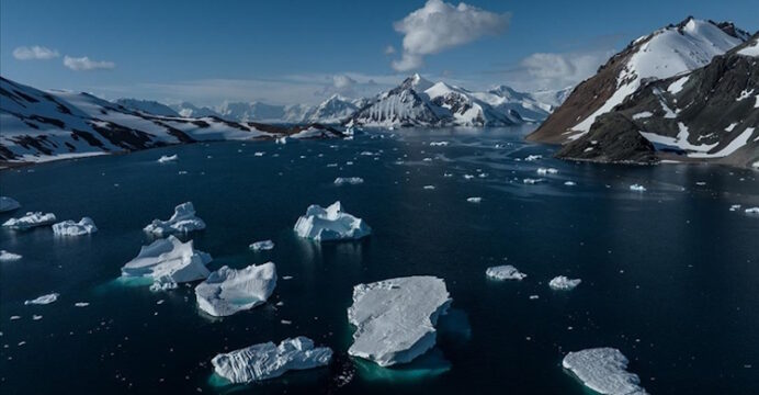 İngiltere’deki bir adanın büyüklüğünde buz dağı Antarktika kıtasından ayrıldı