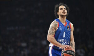 İSTANBUL (AA) – Anadolu Efes Erkek Basketbol Takımı, 31 yaşındaki
