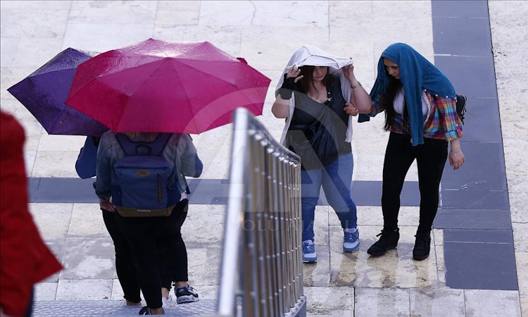 Başkentte dünkü sağanak sonrası çalışmalar sürüyor