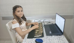 - "F klavye mucidi" olarak da anılan İhsan Sıtkı Yener'in