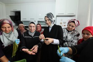 AFYONKARAHİSAR (AA) – Afyonkarahisar Valisi Kübra Güran Yiğitbaşı, Sinanpaşa ilçesinde