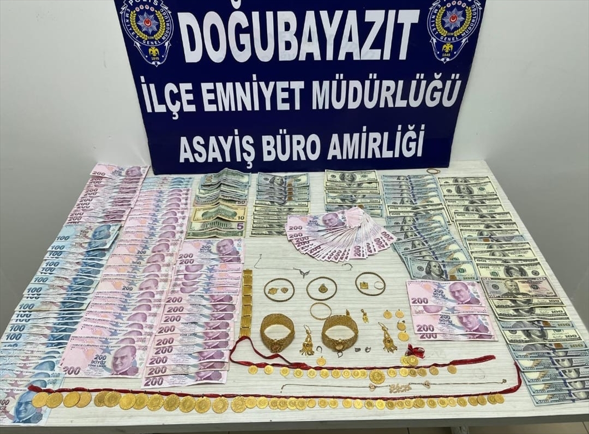 Ağrı'da evden altın ve para bulunan çelik kasayı çalan hırsızlar yakalandı