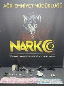 AĞRI (AA) – Ağrı'nın Doğubayazıt ilçesinde sokak satıcılarına yönelik düzenlenen