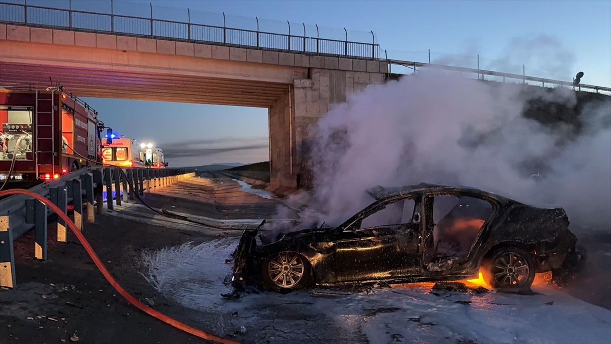 Aksaray'da otomobilin devrildiği kazada 6 kişi yaralandı