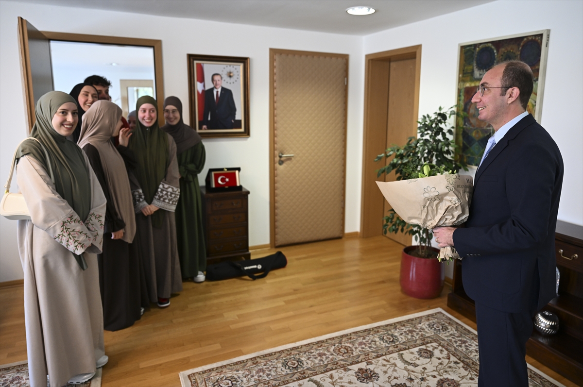 Almanya'daki Türk altızlar, Berlin Başkonsolosu İlker Okan Şanlı'yı ziyaret etti