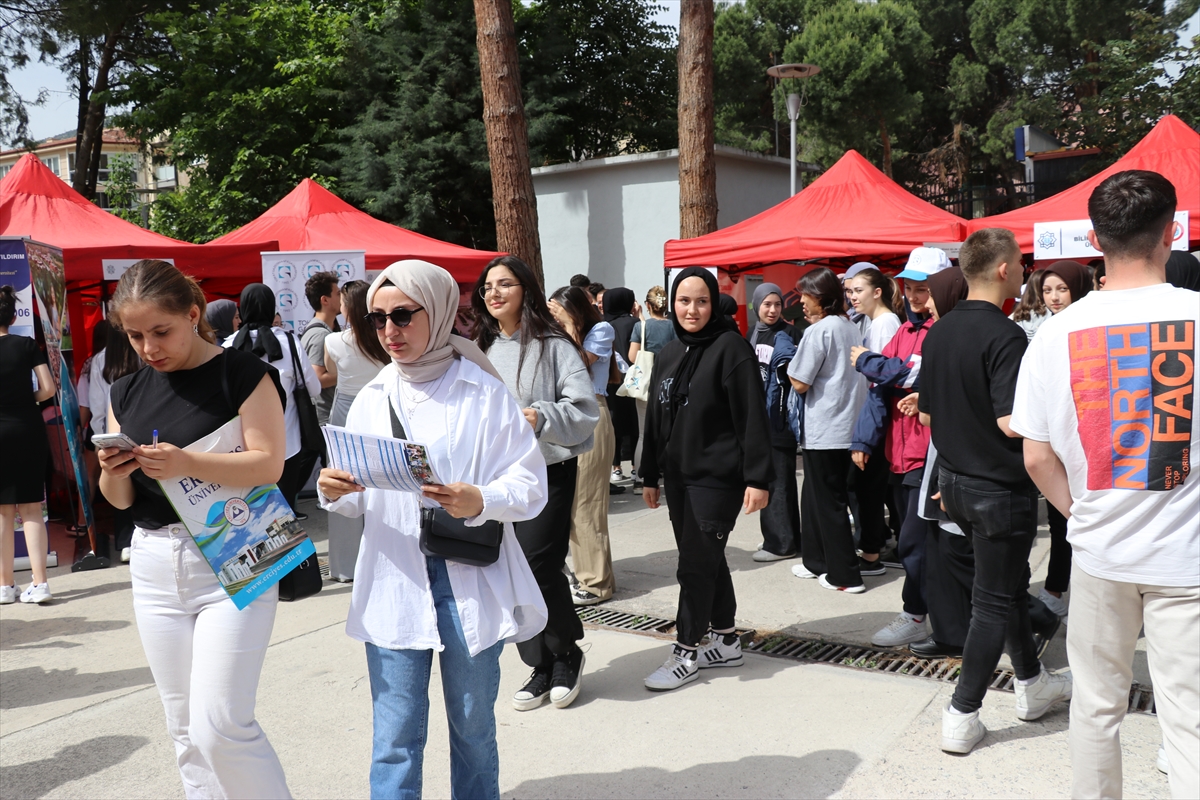 Amasya'da Üniversite Tanıtım Fuarı düzenlendi