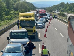 - Kaza nedeniyle otoyolun Ankara yönünde ulaşım bir süre aksadı