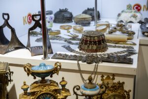 ANKARA (AA) – Ankara'da bir araçta 1120 parça tarihi obje