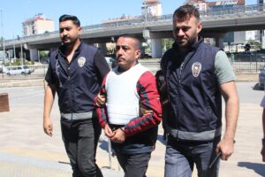 ANTALYA (AA) – Antalya’nın Serik ilçesinde eski eşini ve yanındaki