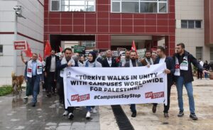 ARTVİN (AA) – Artvin Çoruh Üniversitesi (AÇÜ) öğrencileri, İsrail'in Gazze'ye