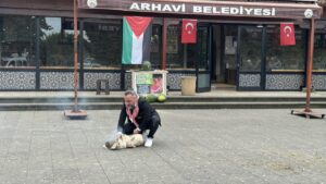 ARTVİN (AA) – Artvin Çoruh Üniversitesi (AÇÜ) öğrencileri, İsrail'in Gazze'ye