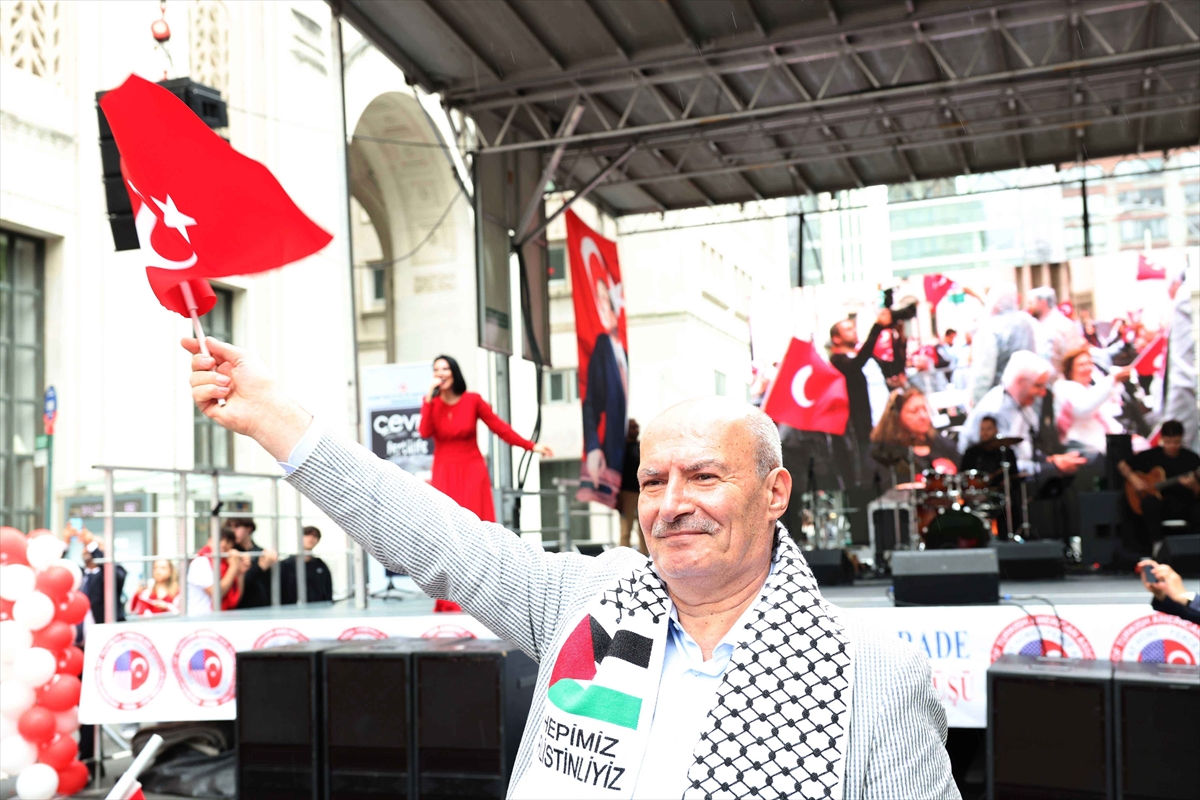 ATO heyeti, “Geleneksel New York Türk Günü Yürüyüşü”ne katıldı