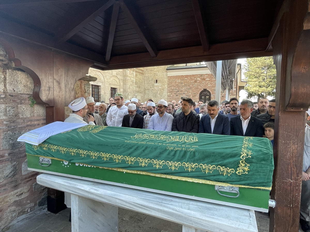 “Ayasofya davası”nı kazanan İsmail Kandemir'in cenazesi toprağa verildi