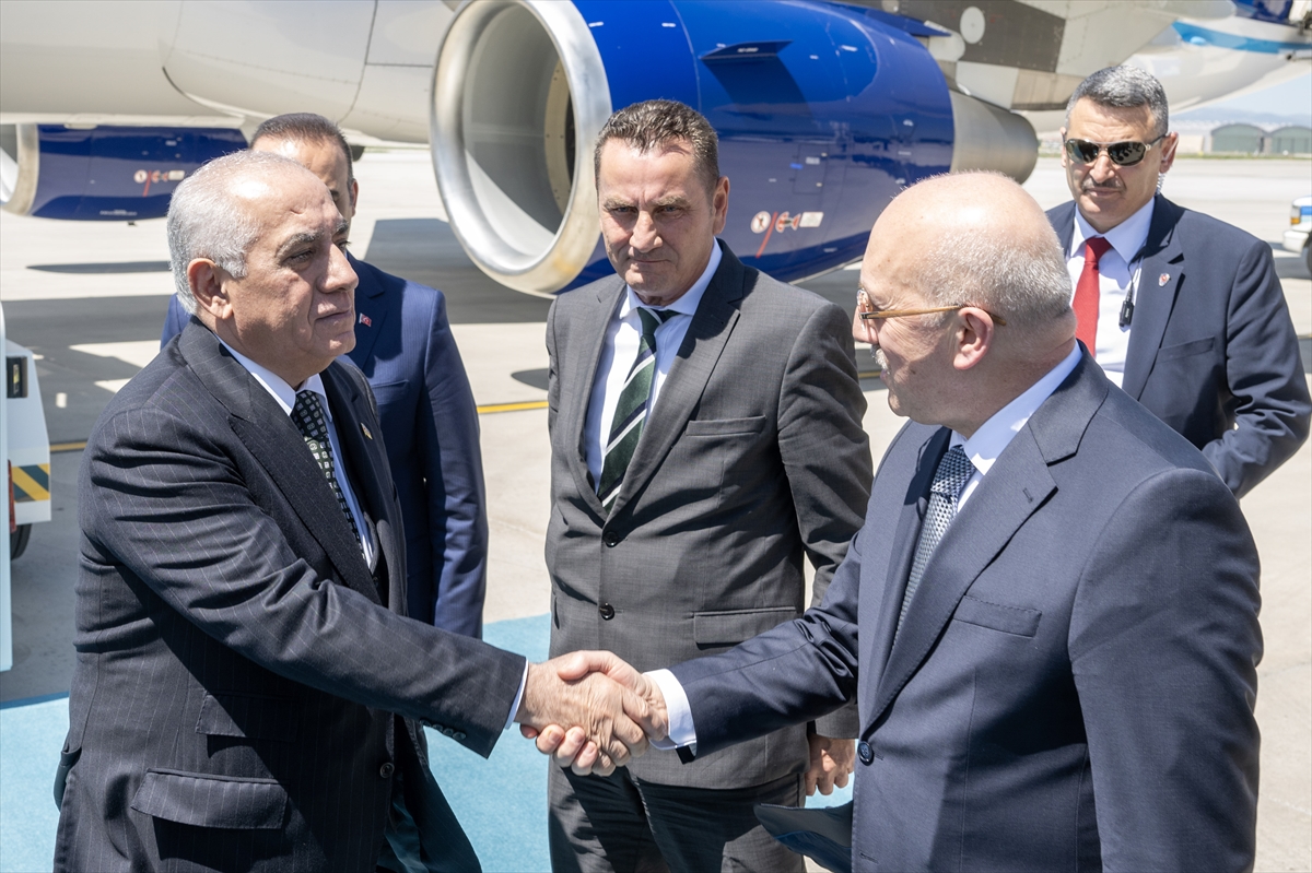 Azerbaycan Başbakanı Asadov, Ankara'ya geldi