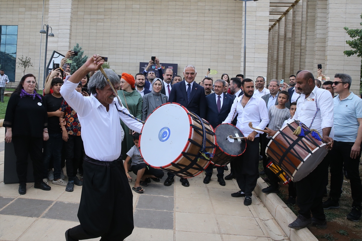 Bakan Ersoy, Şanlıurfa'da Kültür Yolu Festivali etkinliklerine katıldı