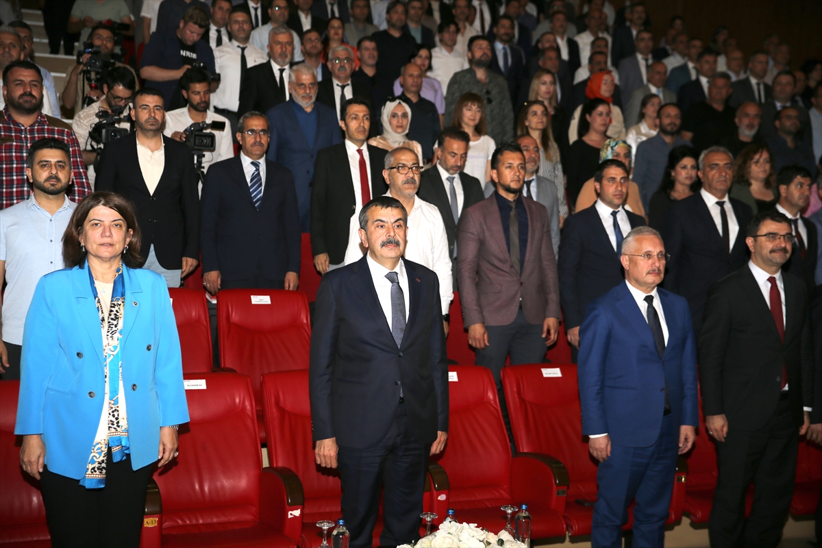 Bakan Tekin, Diyarbakır'da “İl Eğitim Yöneticileri Toplantısı”na katıldı: