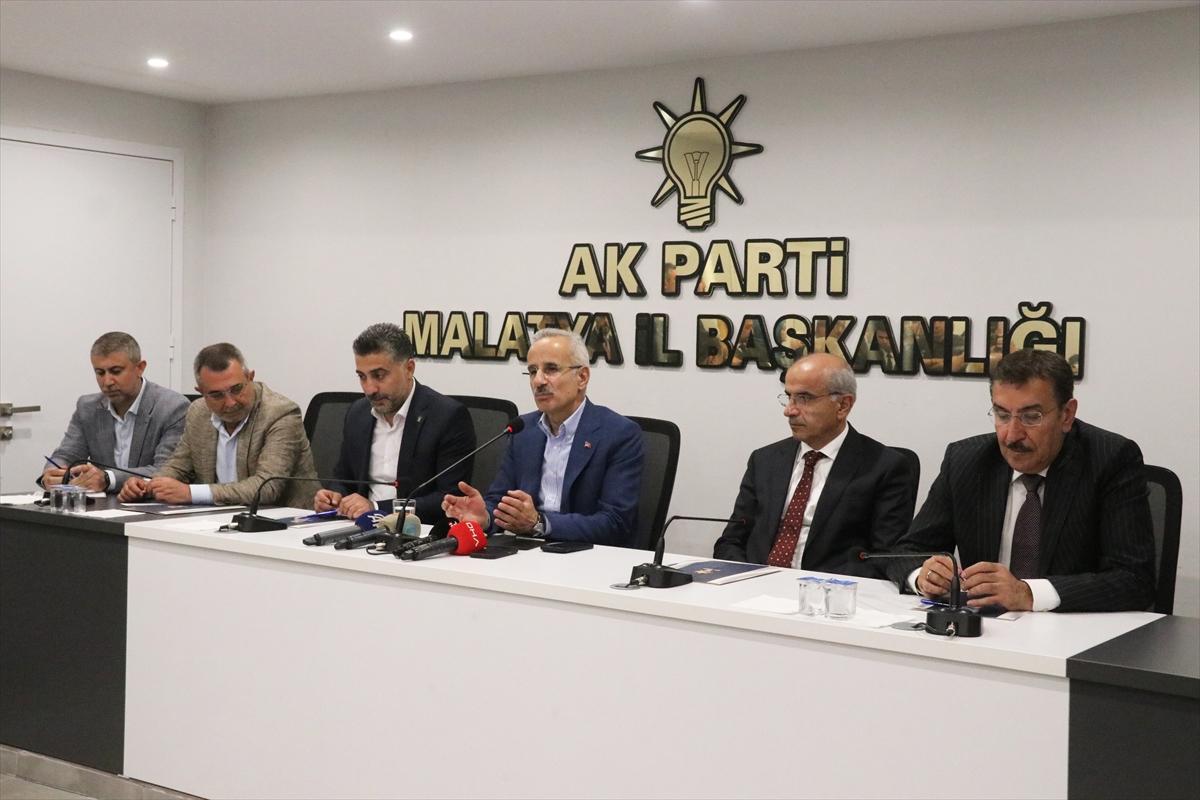 Bakan Uraloğlu, AK Parti Malatya İl Başkanlığı ziyaretinde konuştu