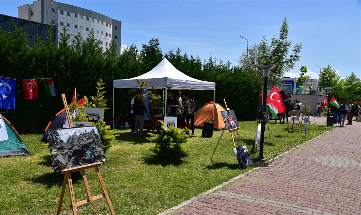 Balıkesir Üniversitesi öğrencileri Gazze'ye destek için çadır nöbeti başlattı