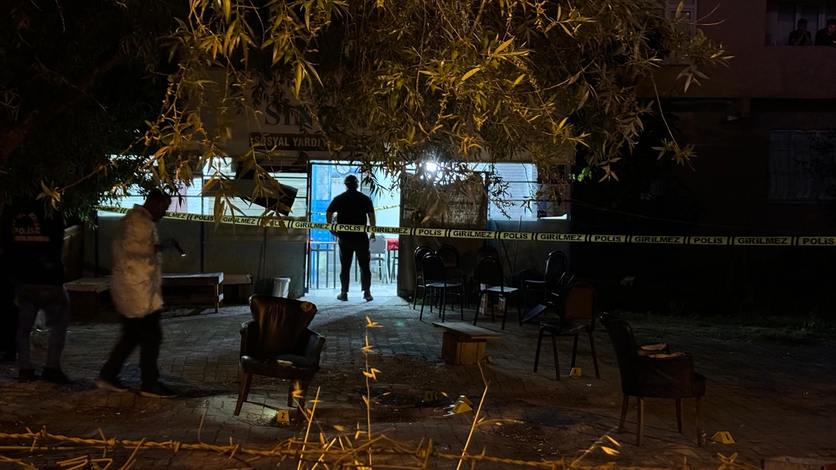 Başakşehir'de hemşehri derneğine silahlı saldırı düzenlendi