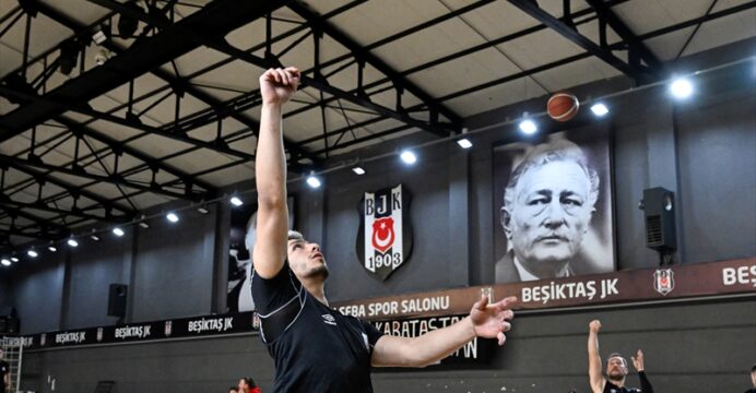Beşiktaş Tekerlekli Sandalye Basketbol Takımı, taraftarlarla buluştu