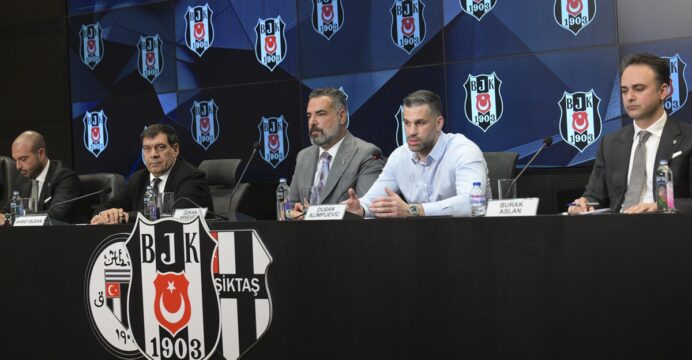 Beşiktaş'ta Dusan Alimpijevic için imza töreni düzenledi