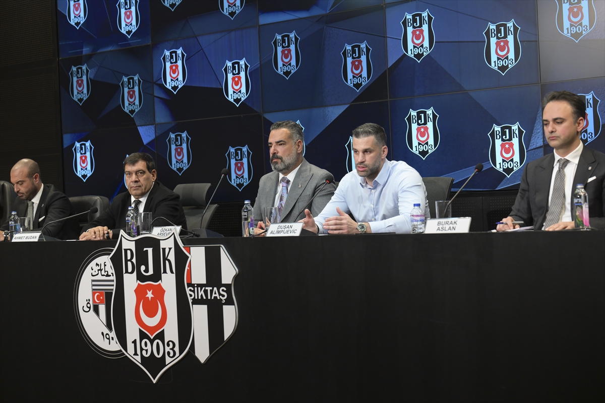 Beşiktaş'ta Dusan Alimpijevic için imza töreni düzenledi