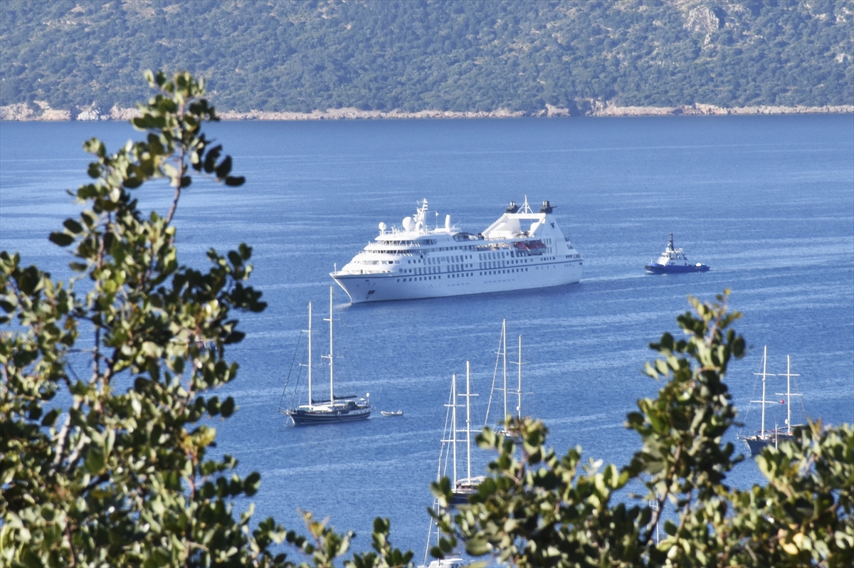 Bodrum'a “Star Legend” kruvaziyeri 283 yolcu getirdi