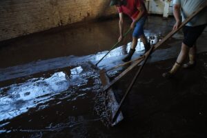 BOGOTA (AA) – Brezilya'da şiddetli yağışların yol açtığı sellerde yaşamını