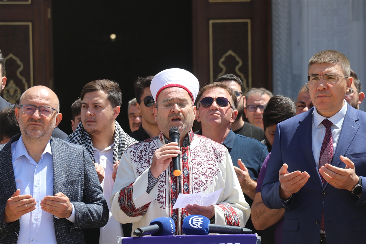 Burdur'da üniversite öğrencileri İsrail'in Gazze'ye yönelik saldırılarını protesto etti