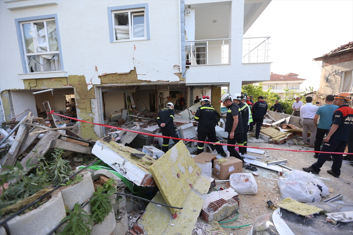 Bursa'da doğal gaz borusu kesilen evde patlama oldu