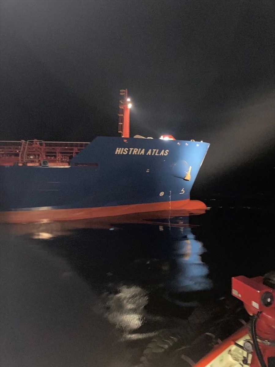 Çanakkale Boğazı'nda makine arızası yapan tanker kurtarıldı