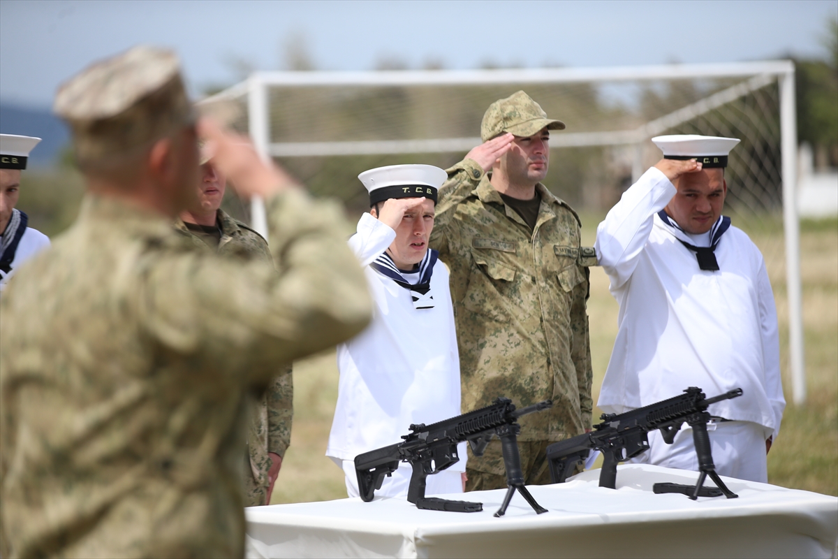 Çanakkale'de 12 engelli genç üniforma giyip bir günlüğüne temsili asker oldu