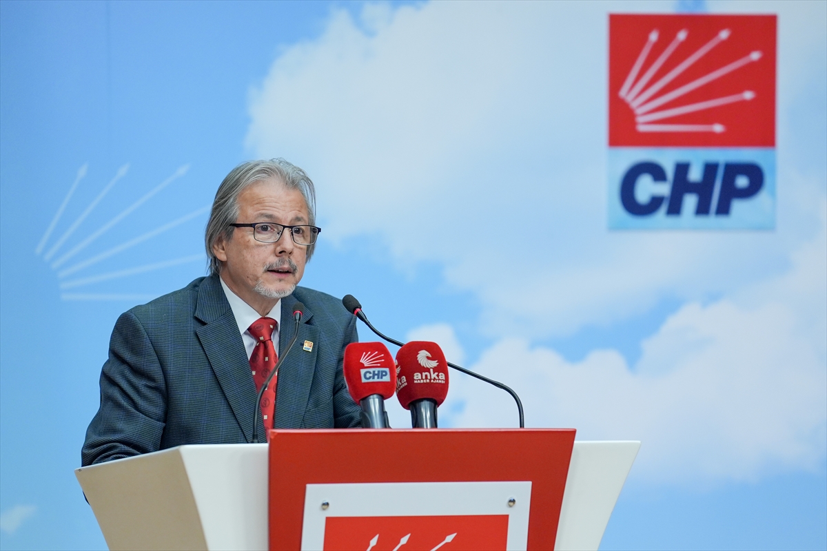 CHP Genel Başkan Yardımcısı Uzgel, basın toplantısı düzenledi: