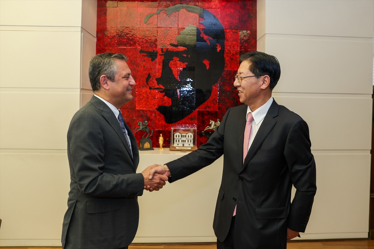 CHP Genel Başkanı Özel, Çin'in Ankara Büyükelçisi Shaobin ile görüştü