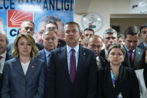 MANİSA (AA) – CHP Genel Başkanı Özgür Özel, “Kamuda Tasarruf